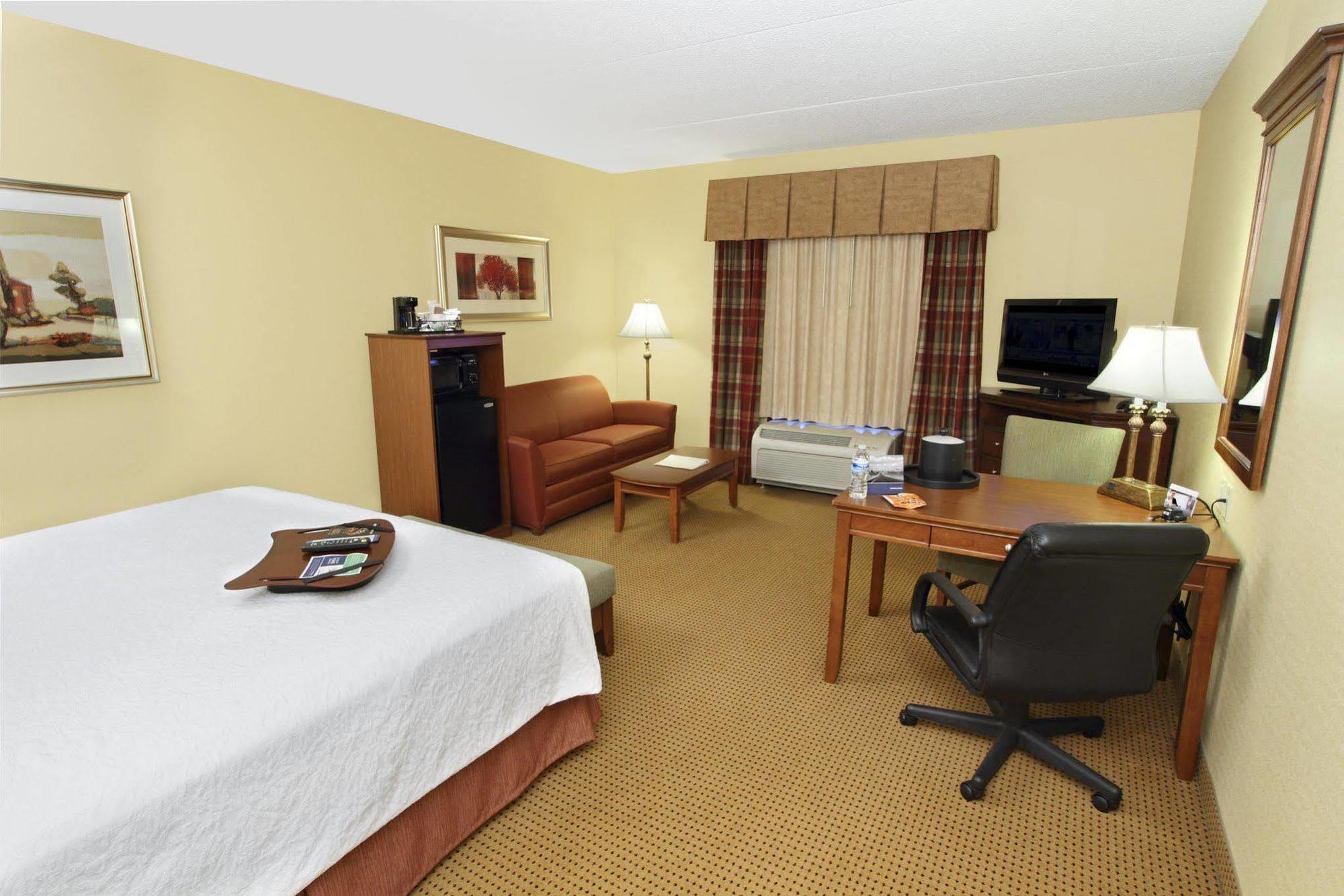 Hampton Inn Hagerstown-Maugansville Экстерьер фото