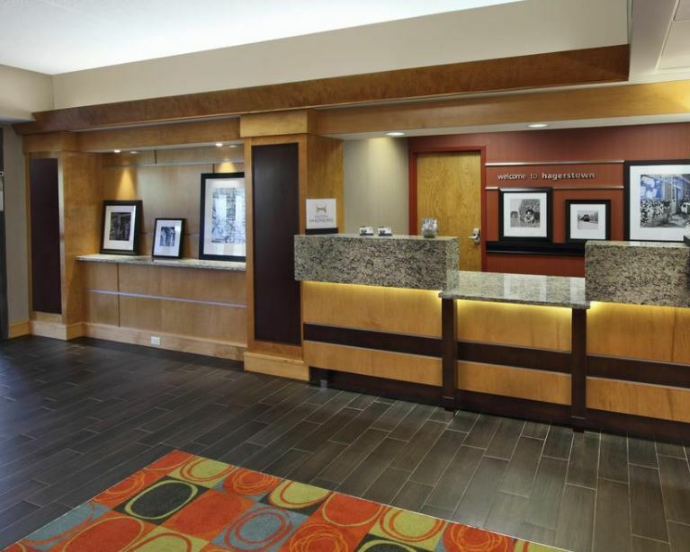 Hampton Inn Hagerstown-Maugansville Экстерьер фото