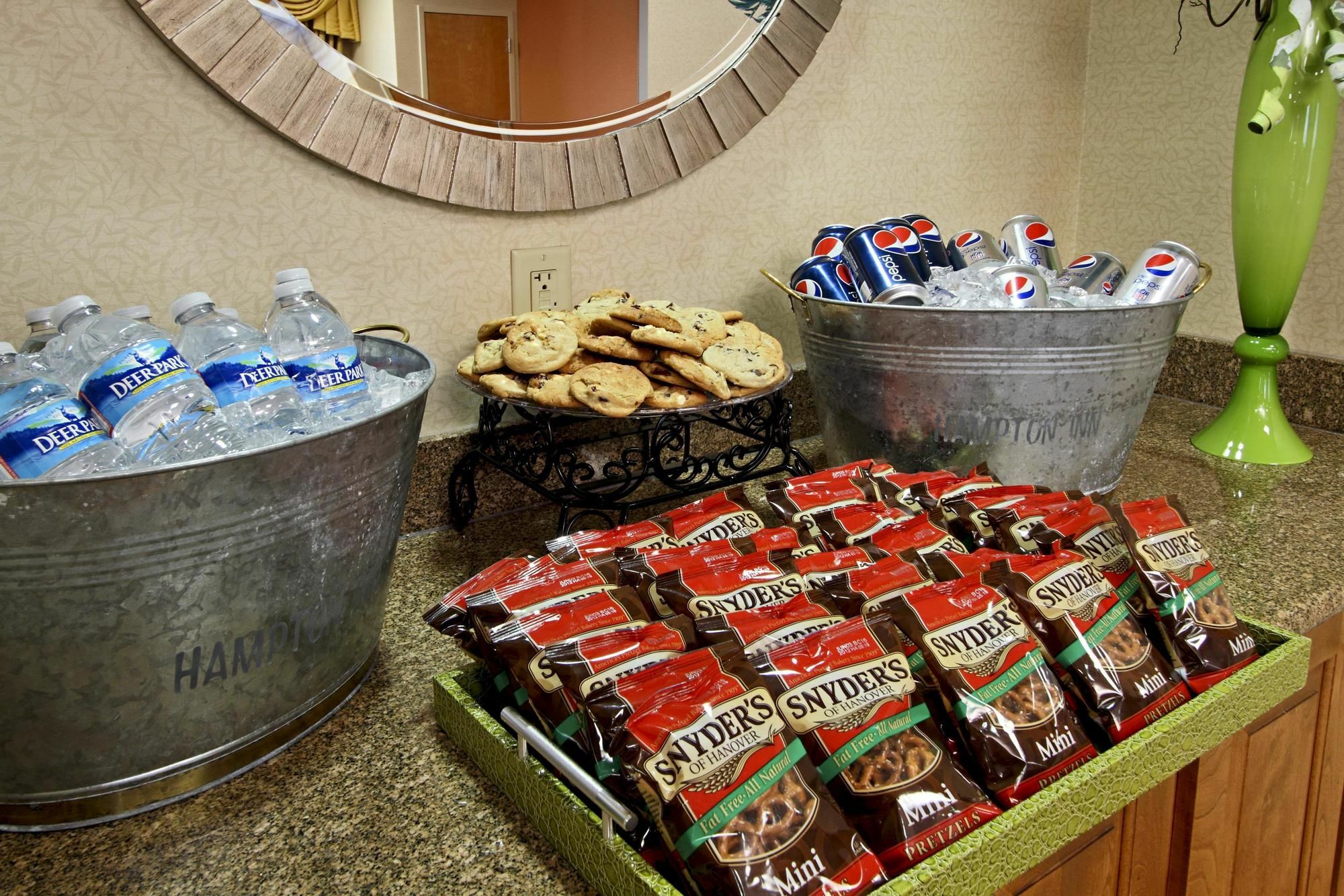 Hampton Inn Hagerstown-Maugansville Экстерьер фото